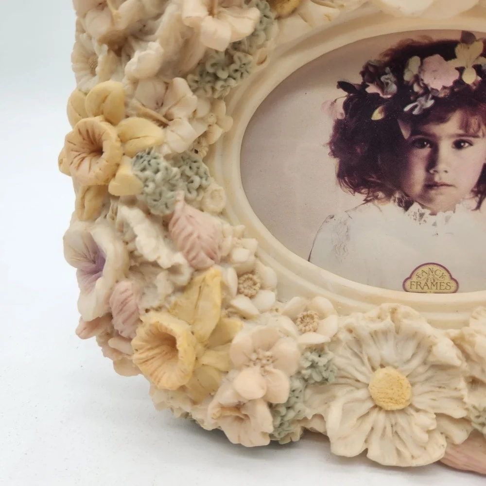 Fancy Frames 3D Floral Lace Resin Oval Picture Frame Vintage 1989 Pastel Colors